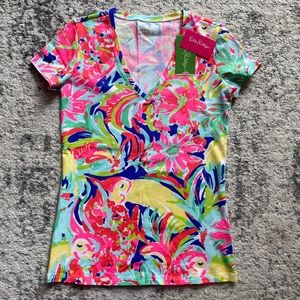 Lilly Pulitzer V-Neck Tee, size XXS